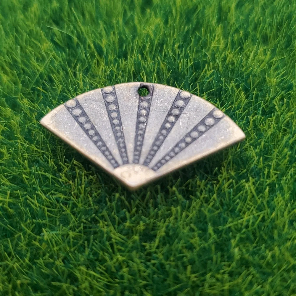 Light Bronze Fan Charm P308